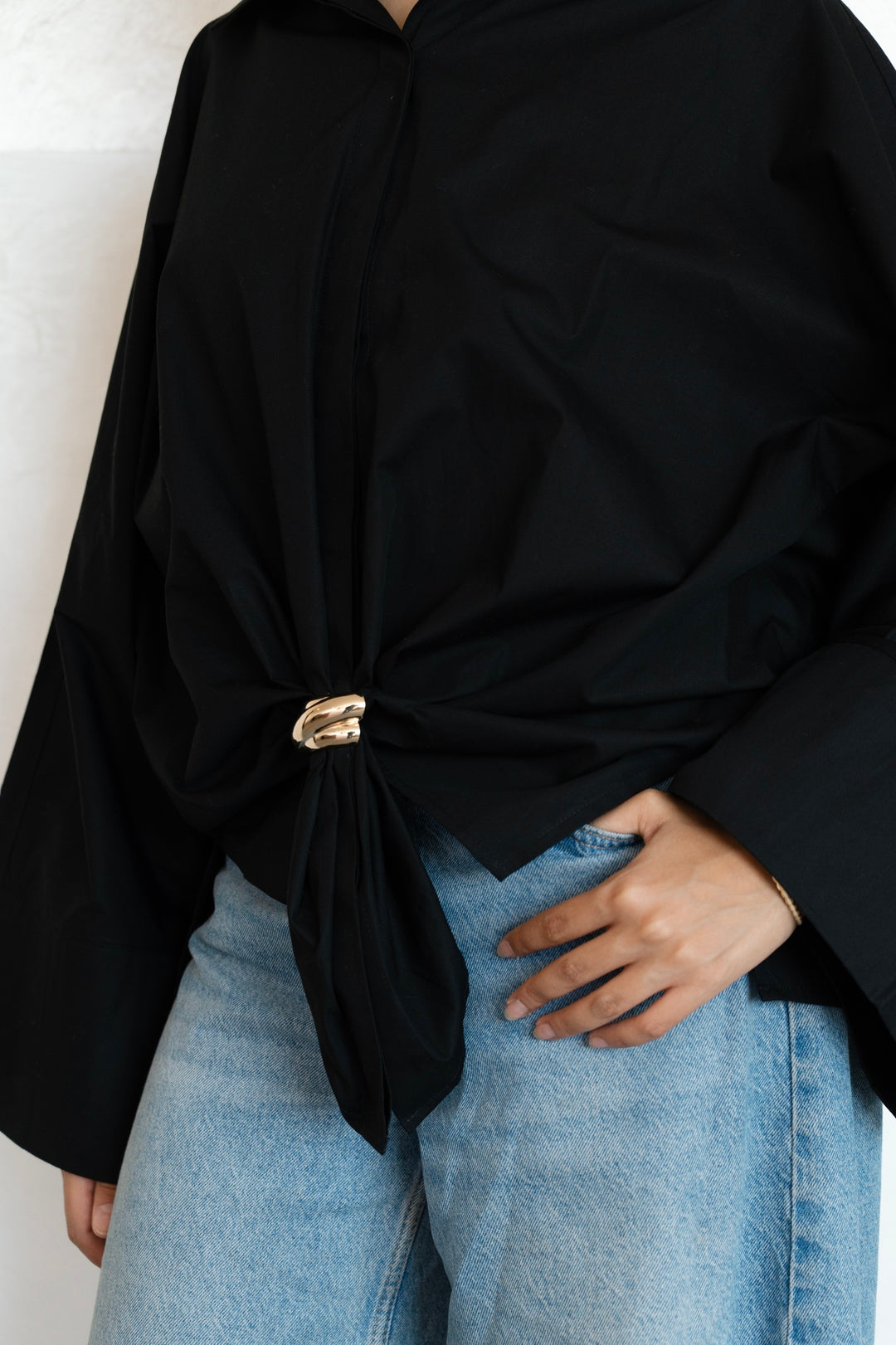 Poplin Shirt With Gold Pin - Black - Round
