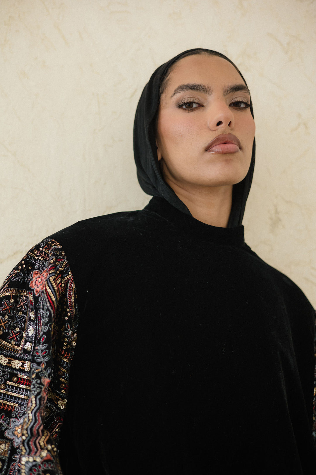 EMBROIDERED SLEEVE VELVET TOP (Geo Floral)