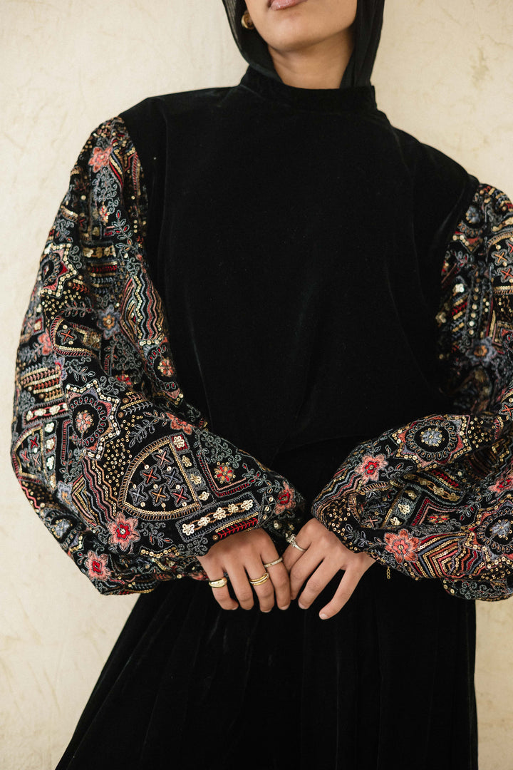 EMBROIDERED SLEEVE VELVET TOP (Geo Floral)